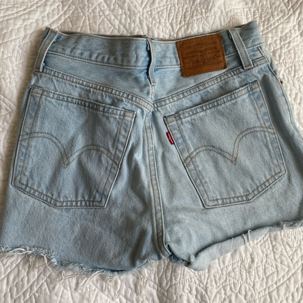 Levi’s wedgie shorts